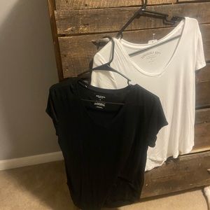 Aeropostale v necks